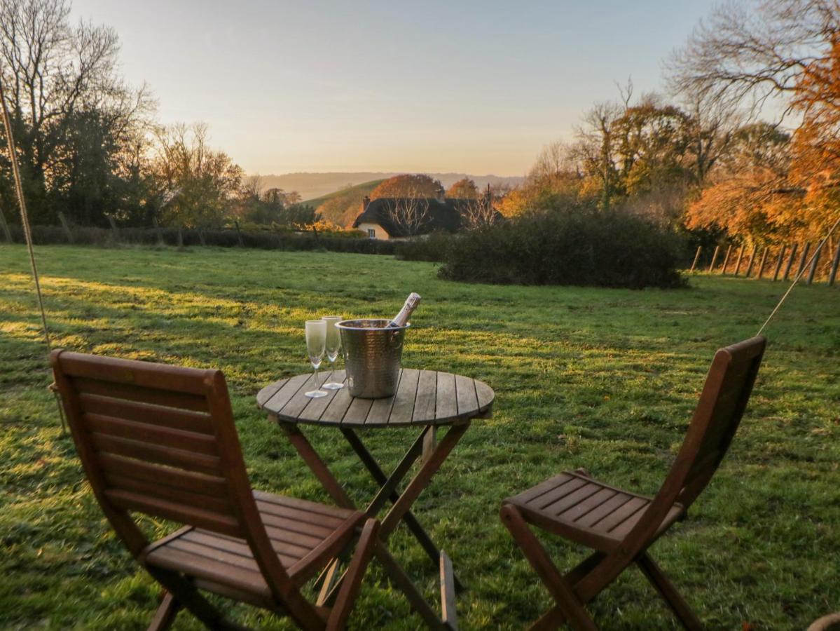 Holiday home The Wagon At Burrow Hill *